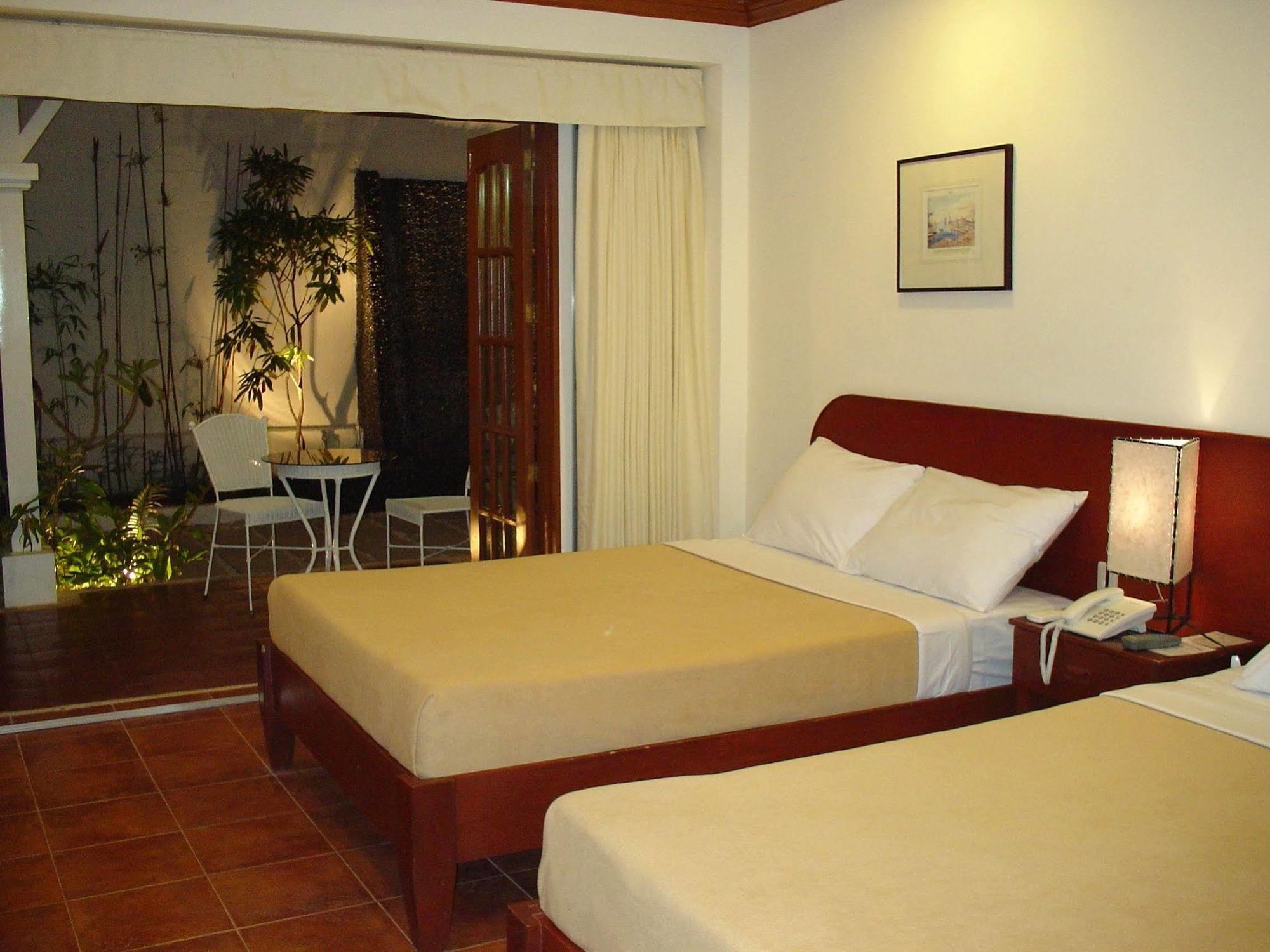 Hey Jude Resort Hotel Balabag  Ngoại thất bức ảnh